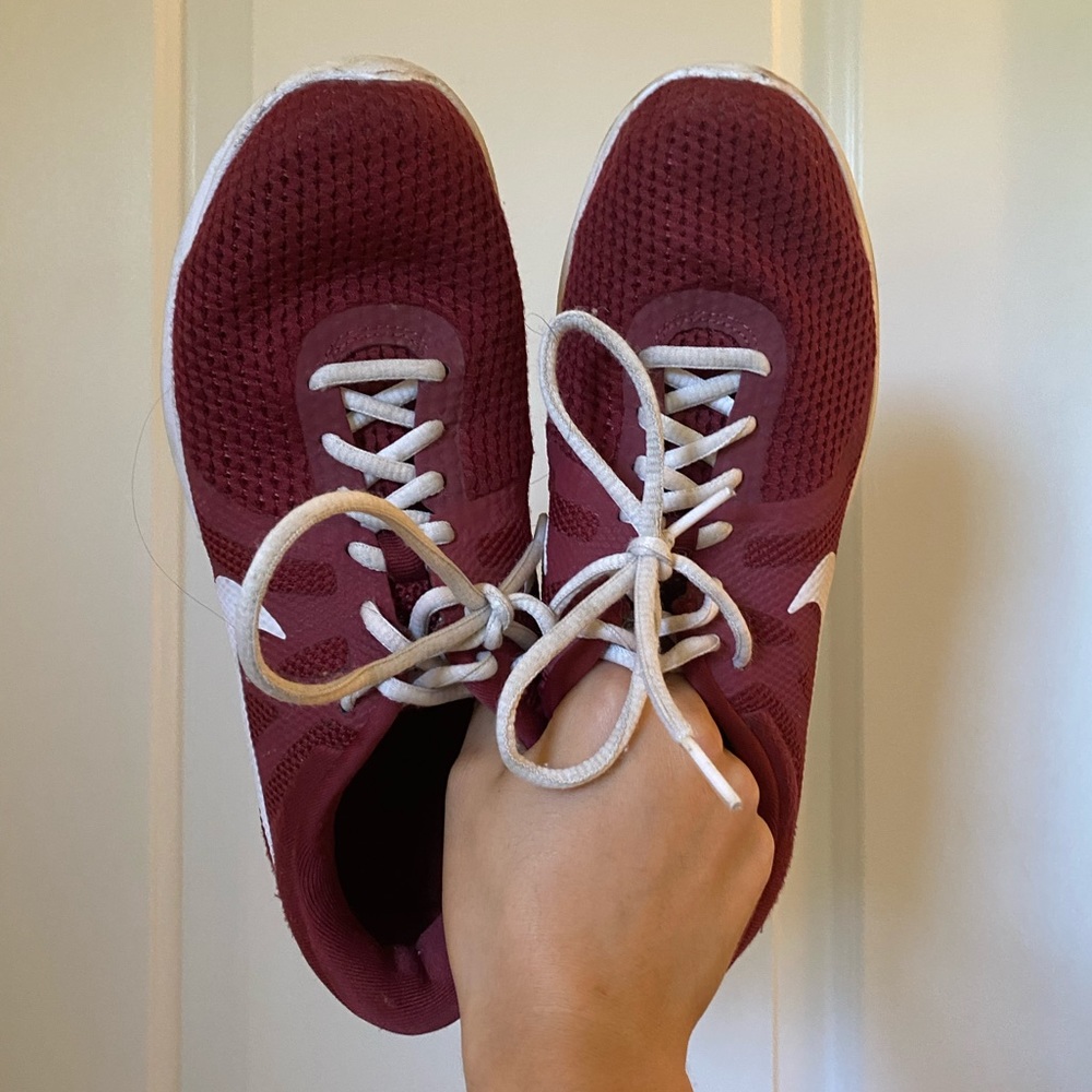 Nike Athletic Shoes | Size 8